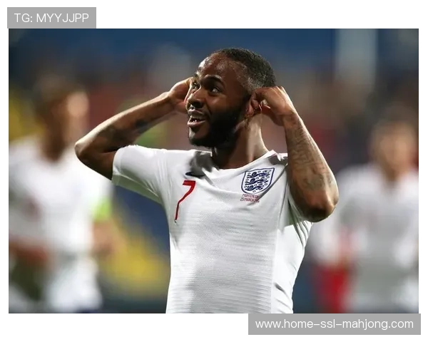 希尔迪森球场球迷高唱“只有一个多米尼克·索兰克”